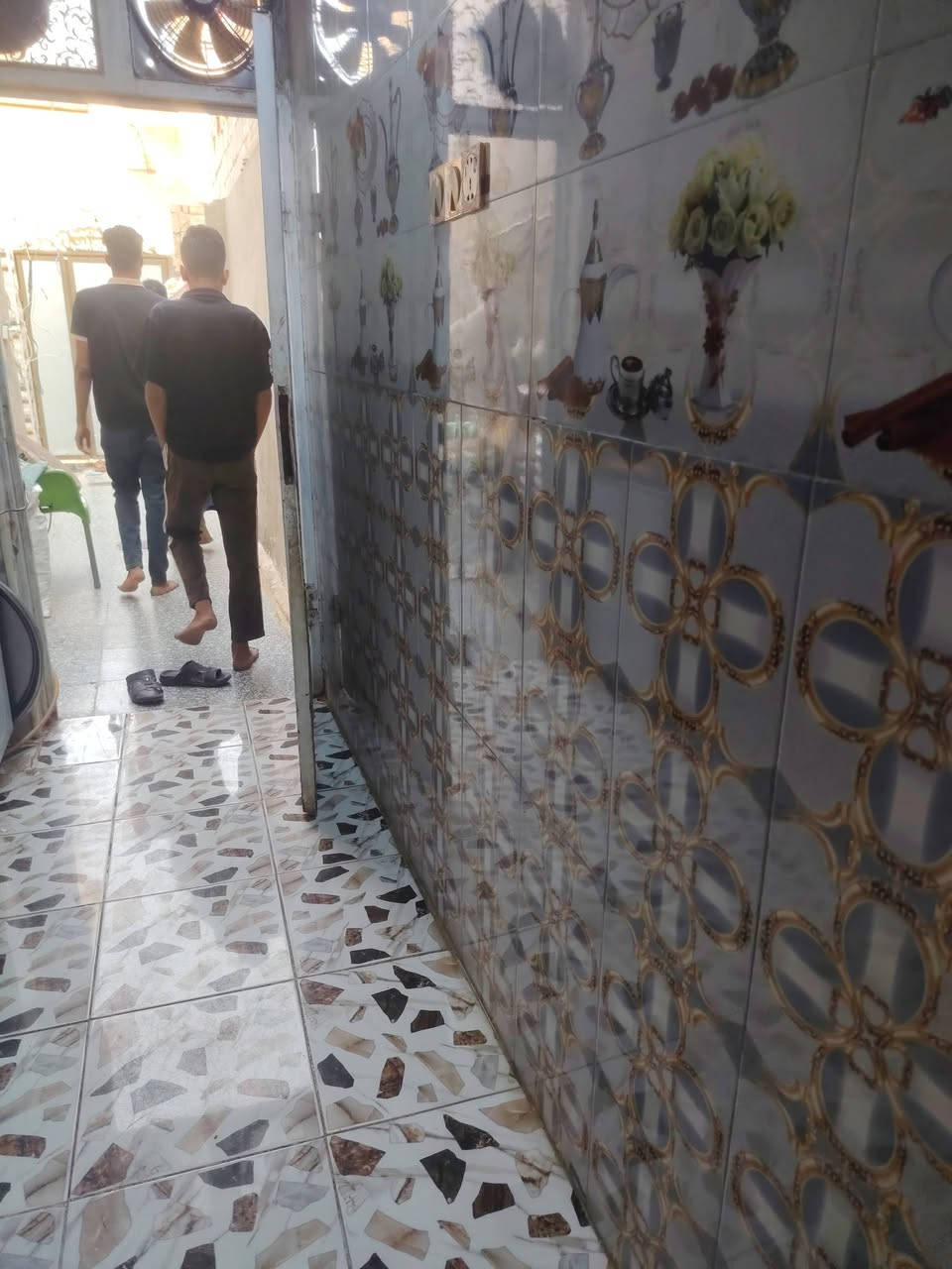 دار للبيع النجف الاشرف حي الرحمه شارع 20 قريب حي ابو طالب غرفه وصاله ومطبخ استقبال بلوك عالي عن الشارع الاستقبال كونكريت السعر مناسب جدا 39 مكتب سور النجف عنوان المكتب نهايه شارع 20 قرب صيدليه نبع الصفا
***********
***********
