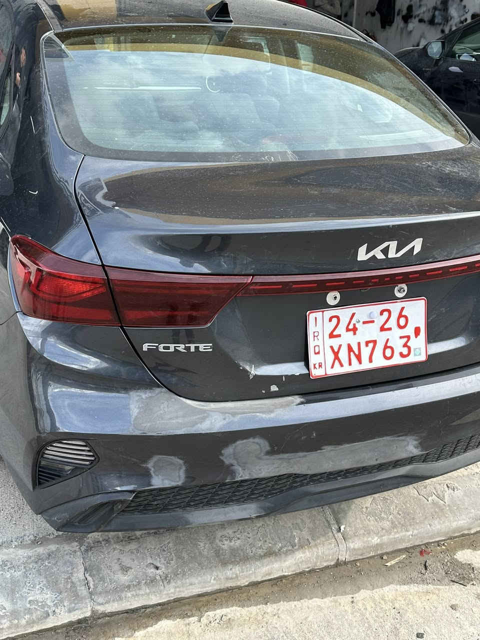 سلا وعليكم
كيا فورتي موديل 2024 مواصفات LX 

ماشي 37 الف بدون صبغ بدون ايربك 
فقط بيها نص جاملغ صبغ و تعديل جدا بسيط بل صندوك مابيها اي قطعه كلير ولا اي قطعه تبديل حته دعامية خلفي مالتها بلاديه 

دخول جديد تترقم شمالي مكان سيارة بدهوك 

للاستفسار اتصل على ارقام تاليه 

***********

***********
