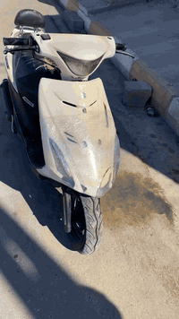 للبيع ادرس ماليزي
كهربائياته شغال
مكينته خير من الله
نضيفه …سرعته١٤٠
سعره 400وبيه مجال قليل
***********
