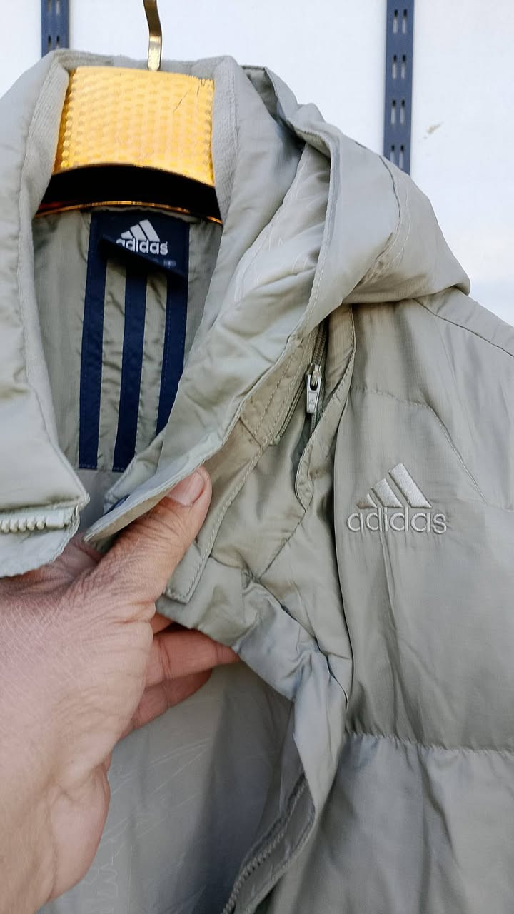 قمصلة أديداس الأصلي
السعره 20الف 
القياس تلبس XXL أو xL


**إذا كنت صاحب هذا الإعلان وتريد حذفه لأي سبب، رجاءا أرسل رسالة إلى الدعم الفني**