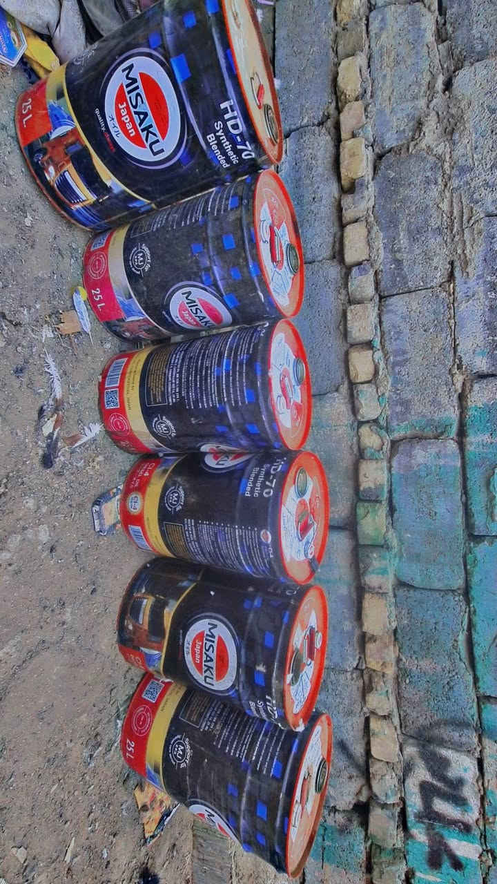 سلام عليكم عندي جليكانات للبيع يشيل30لتر العنوان ديوانيه حي الحضاره للستفسار على الرقم ***********وبي واتساب
