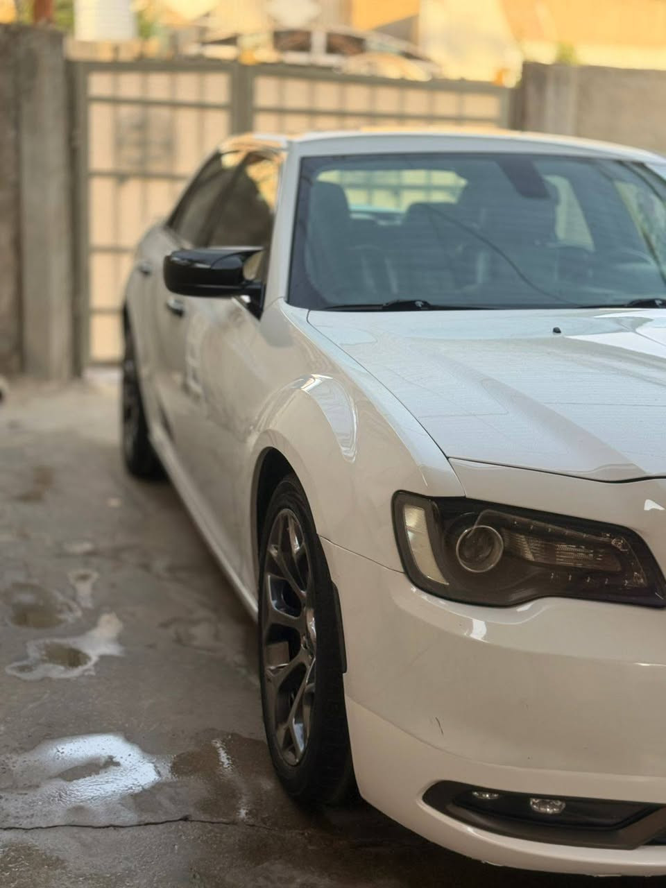 السلام عليكم ورحمه الله وبركاته 
اوباما كرايسلر 2018 خليجيه شركة أقليم هارلم 
سياره كامله اي نقص ما بيها 
چاملغ الخلفي نص صبغ بدون دواخل 
تخم تاير جديد باتري جديد السعر 26000 و بيها مجال العنوان بابل قضاء المحاويل
*********** واتساب
