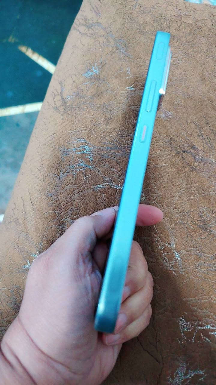 🔥 للبيع: الوحش الجديد Infinix GT 30 Pro 🔥
​أقوى موبايل جيمنج من انفنكس، أداء جبار وشكل مستقبلي يخبل!
​الخلاصة للجادين:
✅ المعالج: أداء خارق للألعاب الثقيلة (ببجي 90-120 فريم).
✅ الشاشة: AMOLED بتردد 144Hz لسلاسة خرافية.
✅ التصميم: إضاءة Mecha RGB رهيبة في الظهر.
✅ الشحن: سرعة شحن مجنونة مع بطارية تدوم طويلاً.
✅ الصوت: ستيريو محيطي نقي جداً.
​📍 الحالة: [ نظيف جداً]استعمال شهر 
📞 للتواصل: ***********
