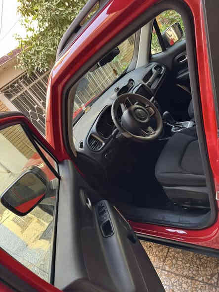 جيب رينجيد 2023 بغداد ماشية18000 mi    حادثها بنيد واجلغ بدون دواخل بدون ايرباك جديدة السعر 150 
***********
