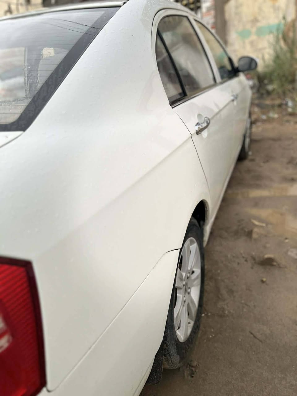 مكلف بل نشر 
ليفان 620 2013 سياره جديده حيل  مكفوله من صبغ والتبديل ماعدى خياسات ونص جاملغ امامي بدون فتح رقم انكليزي احله من صور كير مكينه تبريد كهربائيات خير من الله تخم تاير باتري جديد 

مكاني دوانيه 

السعر 45 وبيه مجال بسيط 

***********
