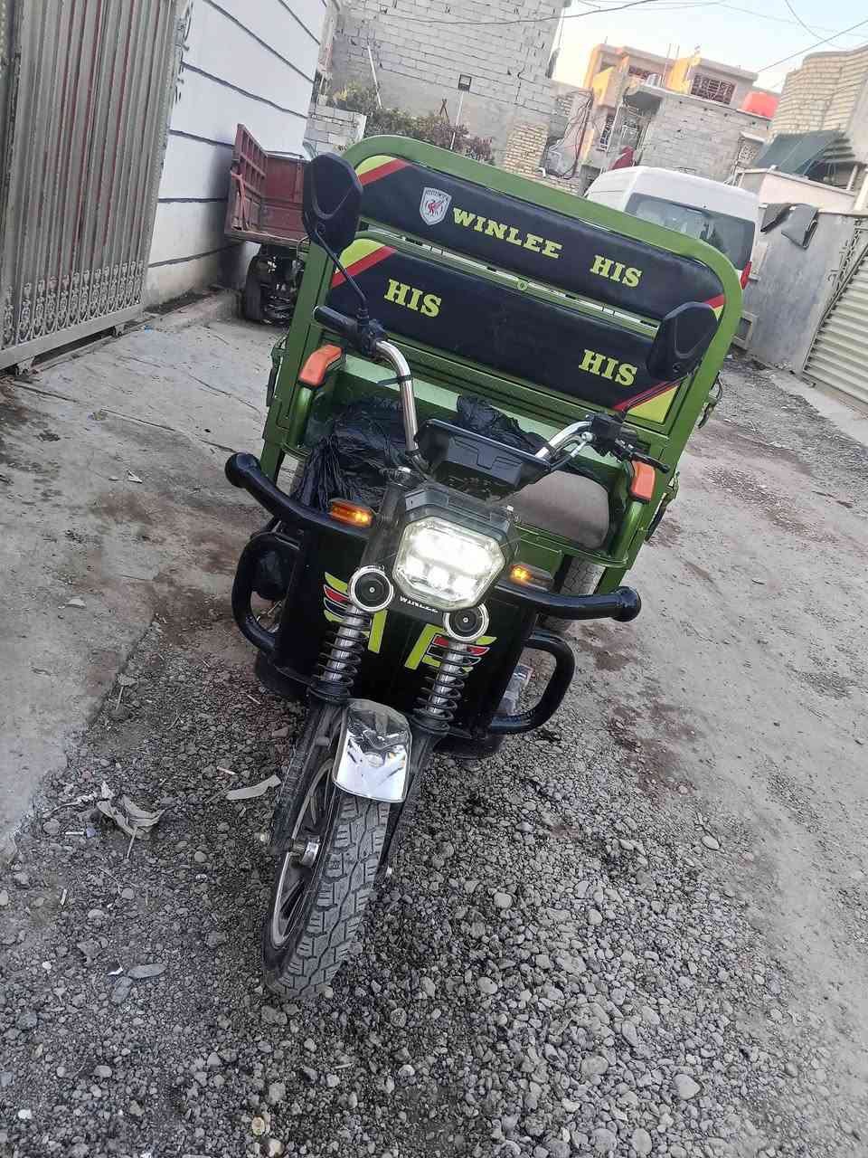 سلام عليكم ستوته شحن موديل خمسه وعشرين الستوته نضيفه بس بترياته مستهلكه شويه سعره مليون 300 مكاني بغداد قرب جزيرت بغداد السيحيه رقمي ***********
