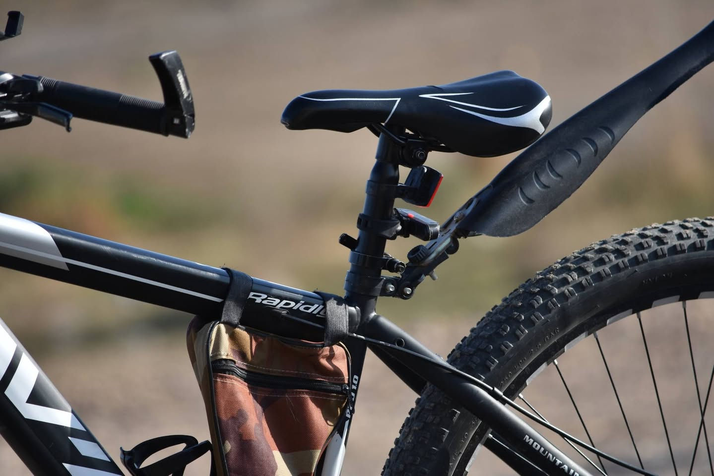 دراجة جبلية نوع Rapid
حجم 29
حالتها نظيفة وشغالة تمام.
البيع بسعر مناسب، مراسله خاص


**إذا كنت صاحب هذا الإعلان وتريد حذفه لأي سبب، رجاءا أرسل رسالة إلى الدعم الفني**