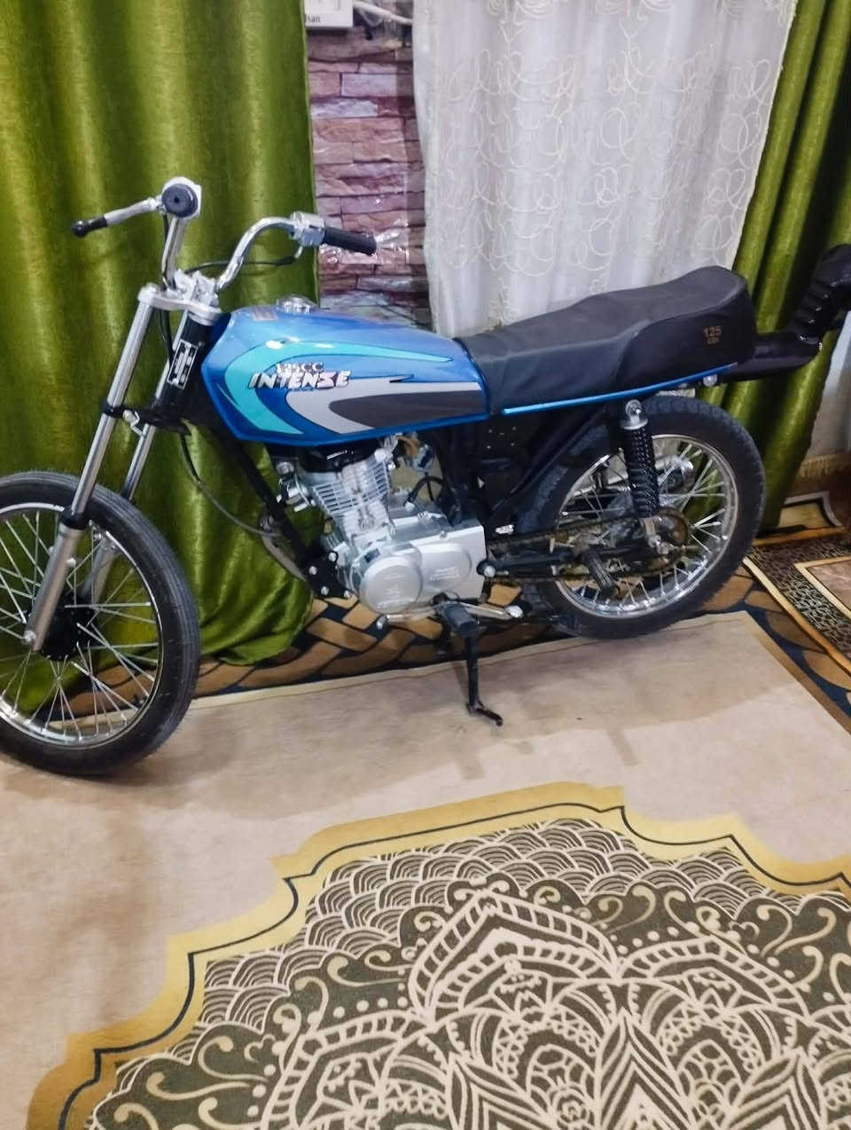 السلام عليكم دراجه جاهزه مابيه اي نقص دراجه صاله ١٧ اوراق سكنر  يوم معمره مكينه المكان ناصريه مركز السعر خاص ***********
