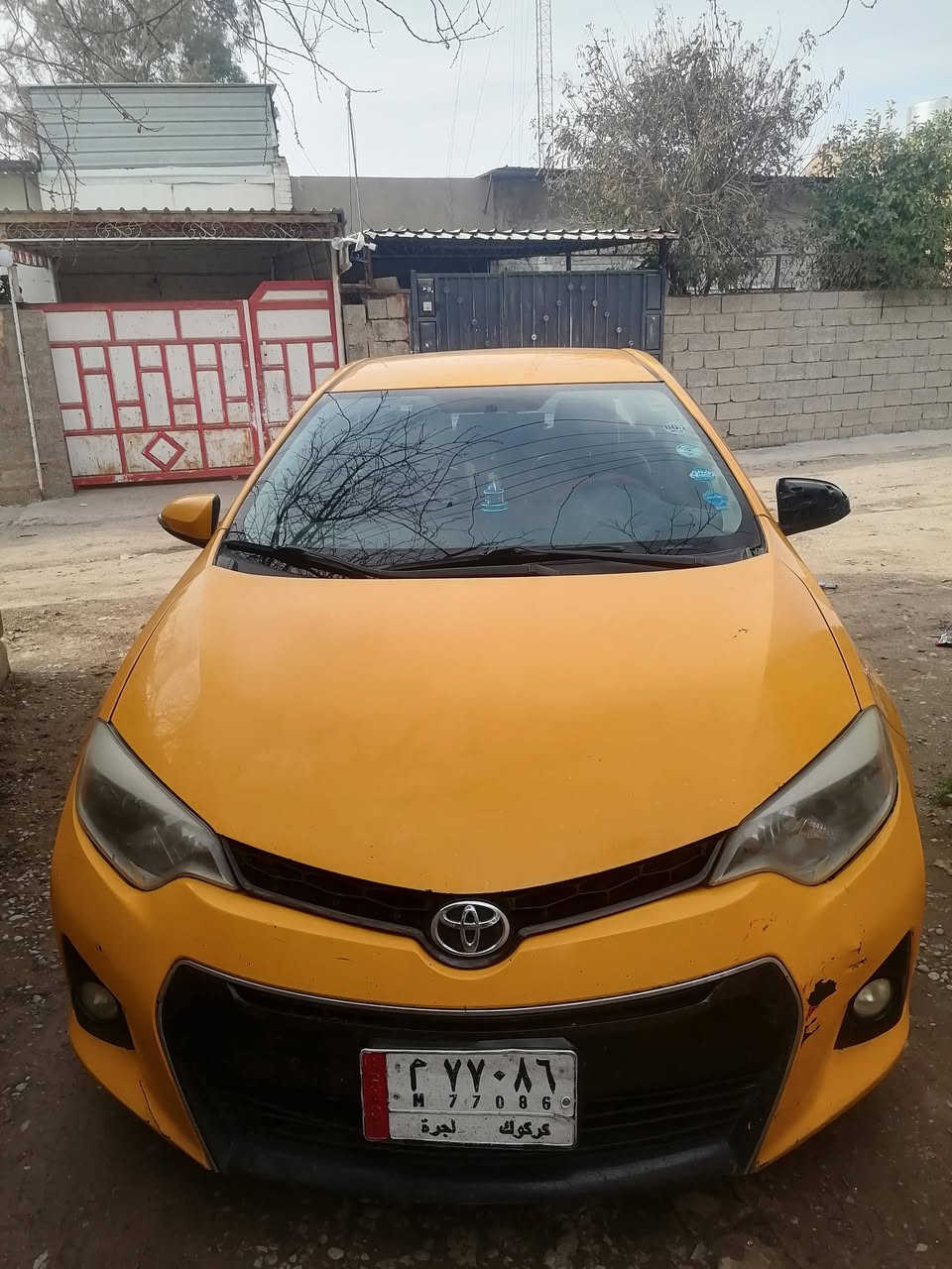 كورلا 2015  .. S..
نظيفه حييل منضومة غاز دفتر بانزين 
رقم كركوك سنويه لل 27 
ضرر فقط جامرلق خلفي.. 
صاحب السياره ***********
