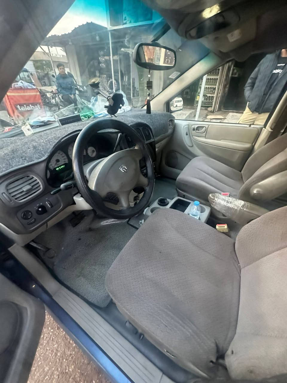 دوج كرفان 2007 طويله تدفئه وتبريد ثلاث قطع مكينه 3300
7 راكب سياره عائليه وكلش حلوه داخلهه نضيف بيبانهه كهربائيه مري كهربائيه صدرهه كله جديد ورقمهه انگليزي 
السياره مابيهه اي نقص
بيهة شخوط بسيطة
وتكحيل قليل 
الاتصال *********** 
*غير متواجد على الفيس
