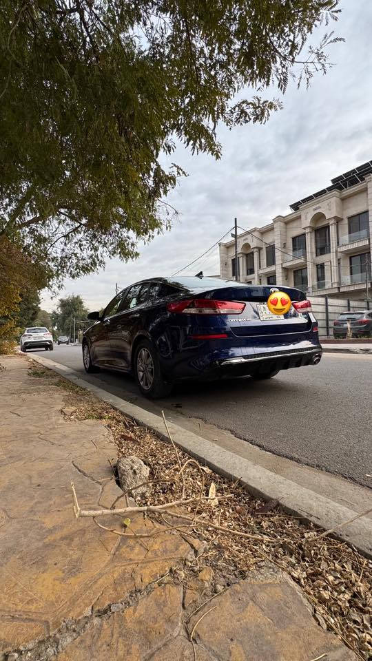 السلام عليكم
كيا اوبتما موديل ٢٠١٩ فئة FE نص فول
رادارت امامي وخلفي
حساسات خلفية
مثبت سرعة
قيادة ذاتية
نقاط عمياء بالمري 
اشاير بالمري
حادثها امامي بنيد وجاملغ ايمن فقط صبغ بدون معجون 
مواصل لا للغد ولا للشاصي
وبالعراق صبغت الجاملغ الامامي الايسر اثر شخوط والجاملغ الخلفي 
گير ومحرك مكفول
تايرات جديد وصدر جديد
السيارة بأسمي ورقم بغداد تحويل ثاني يوم
ماشية ٩٧ الف ميل 
سعرها ١٣٥ ورقة وبي مجال
مكاني بغداد الكرخ 
الاتصال ***********
