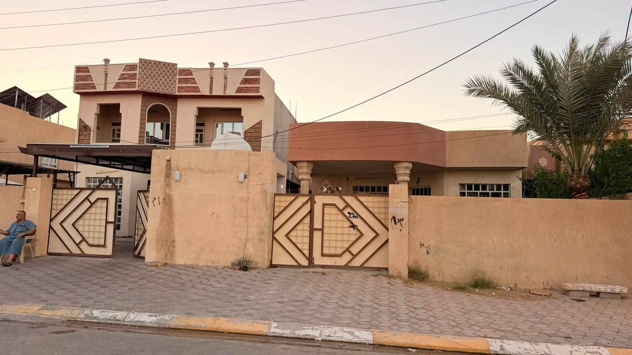 السلام عليكم
دار 600 متر في  القادسية شارع المستشفى 
قديم مقابل التجاري + مقابل حديقة
الواجة 20*30 والنزال
شارع 20 الخدمي 
دار قديم ولكن جاهز للسكن 
من القطع المميز في شارع المستشفى القادسية 
وقريب ع شارع العام 
للاستفسار اكثر مراجعة مكتب عقارات و مقاولات السردام او الاتصال 
***********
***********
