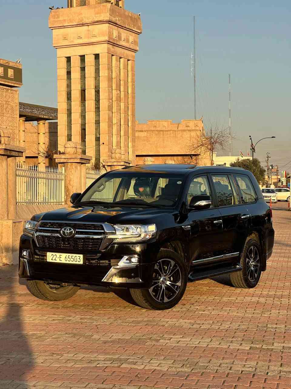 سلام عليكم 
لاند كروز 2021 خليجي gx.r
ماشيه80الف 
موصفات 
1.ثلاجه 
2.فتحه سقف
3.مقعد جلد
4.مقعد كهرباء
5.حساس خلفي امامي
باقي موصفات لاند كروز معروفه
السياره جديده ومكفوله كفاله عامه 
مكان السياره اربيل السعر488$مجال جدا بسيط
***********
