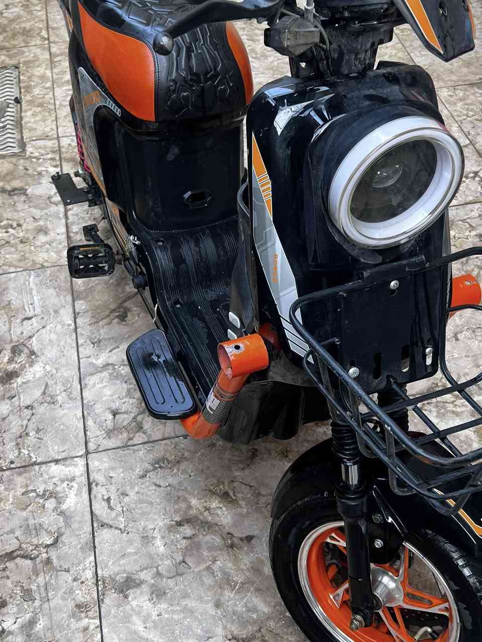 بايسكل شحن H900
موديل 2025
مواصفات كامله 
بصمة تشغيل ، بي نقوصات بسيطة
المكان : كربلاء حي النقيب
السعر 400 وبي مجال
للأستفسار اكثر ***********
