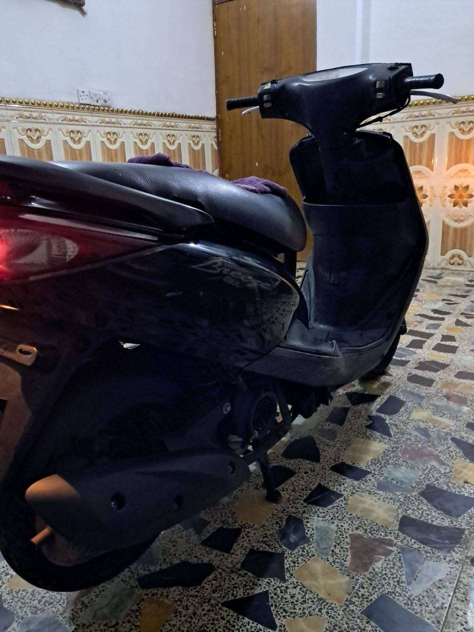 السلام عليكم بريز لايت ناصي كابريتر دراجه مكينه مامفتوحه جيب الف فيتر وتعالل شرط الكفاله كفر ومكينه كله بلاديه كابريتر وسلف بلاديهه دراجه كلها ختم واحد ويه المحرك السعر 650 المكان الشعب رقم الهاتف ***********
