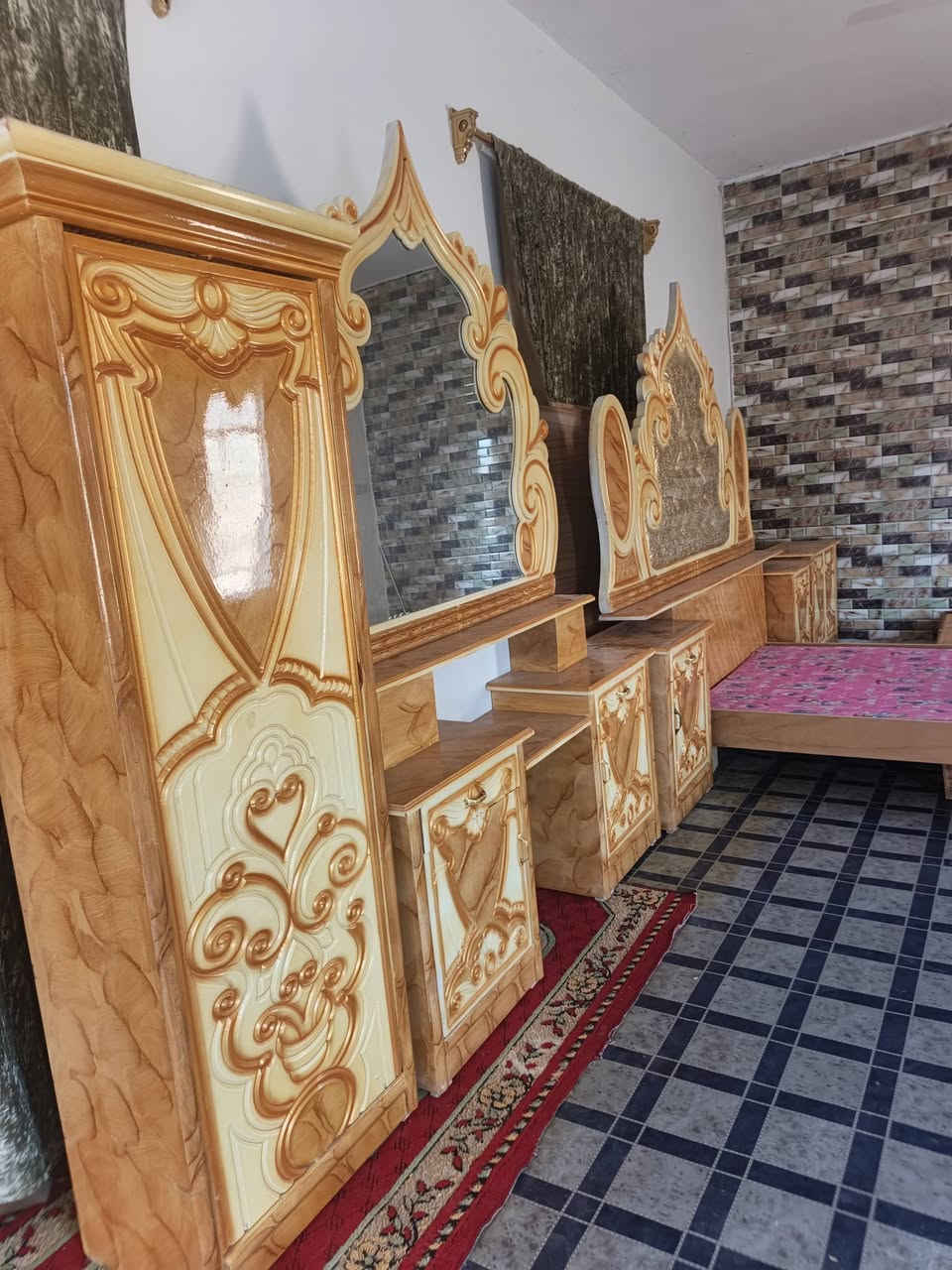 للبيع للتواصل ع الرقم اخت الجديده ***********

