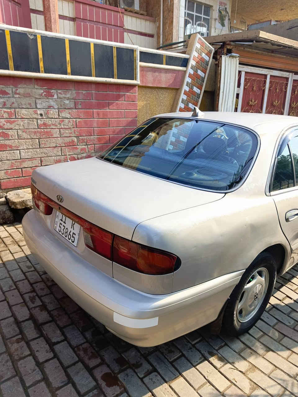 السلام عليكم للبيع سوناتة 2 مديل 95 كير عادي سيارة بدون صبغ بيهة شوية جراد صبغ دعاميات و خشم الجاملغ اليمنة سيارة خير من الله صدرها ناعم  السعر 53 مكان السيارة بغداد الحسينية ***********
