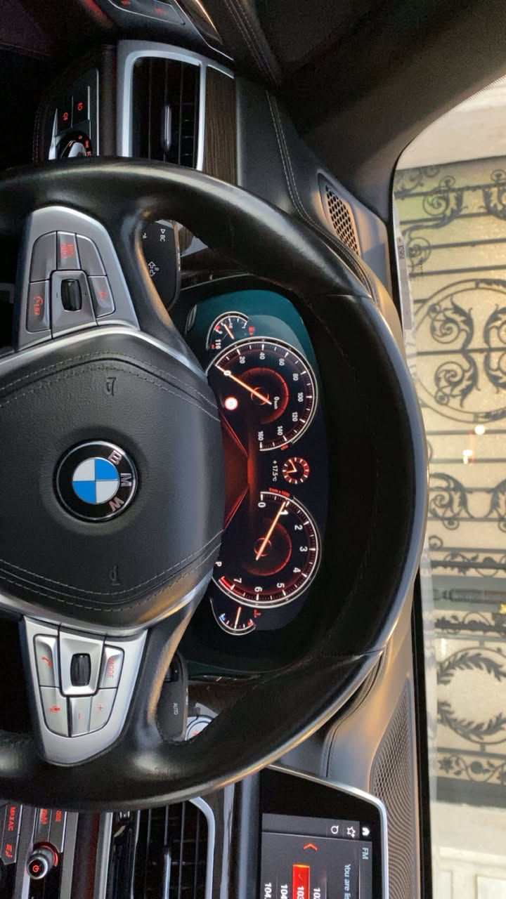 السلام عليكم
للبيع BMW 730 Li موديل 2018 لارج 

من القطع النادرة تعتبر زيرو السيارة 

لون صدفي داخل قهوائي جديدة جدا 

ماشية 27000 خليجي وكالة العروش 

كفالة عامة صبغ بارد تكحيل شخط حتة الدعاميات 

بأعلى المواصفات بهذا الموديل 

عطر داخل الجكمكة خاص بلسيارة كهربائي التحكم 

ايباد بلتجوة الخلفية بلادي خاص بلتحكم بجميع اوبشنات السيارة 

خمس بردات كهربائية 

شاحن واير ليس 

اوتو هولد + اوتو بارك 

خزن ميموري كشنات تدفئة وتبريد امامي خلفي 

طفاية حريق + مثلث بلادي 

جكات تصعد وتنزل السيارة 

تحكم ماوس 

شاشة داتا شو عرض بلجامة 

اربع ابواب شفط + صندوق 

اربع ابواب بصمة + صندوق كهرباء 

رادار 360 درجة 

كامرات 360 درجة

حساسات 360 درجة 

شمعات بلتكم الخلفية بلاد وكالة نادر يجي 

شاشات عدد 3 لمس + تحكم تبريد لمس بلاد وكالة 

بنوراما 

ويل 20 اصلي BMW lndividual 

تخم تاير اصلي جديد 

مع السيارة ثلاث بصمات اصلية واحدة منها شاشة

سنوية 2030 وهزة وفحص 2028 

رقم اربيل انكليزي سنوية باسمي تحويل مباشر 

مكان السيارة البنوك مجمع اساتذة المستنصرية 

للاستفسار 
***********
***********
