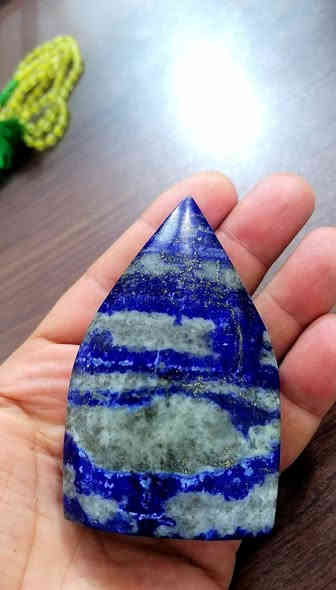 خاتم عقيق يماني قديم مع 
 حجر لازورد كرستال حر حجم كبير
 يتوفر توصيل لكل محافضات العراق
 (***********) وتساب
