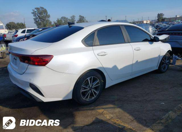 سلام عليكم كي فورتي للبيع 2022 رقم بغداد حره سياره بيه قطعتين حساسات خلف وامام سياره مكفوله من عده حادثه في امريكه قطعتين ول باقي مكفول سياره يرهم مراوس وبيع سياره مكانه الانبار فلوجه سعر $147رقم الاستفسار‏‪***********‬‏
