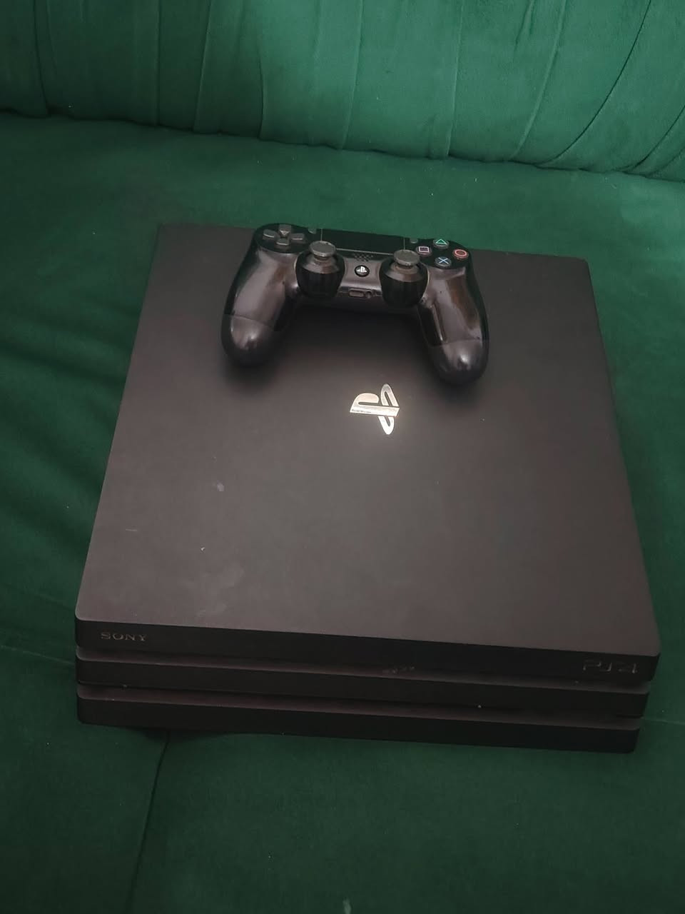 سلام عليكم بلي فور برو للبيع ذاكره 1000 واحد تيره مكفول يتهكر نضام قديم مكفول شراي *********** مكاني بغداد الحسينيه مال راشديه
