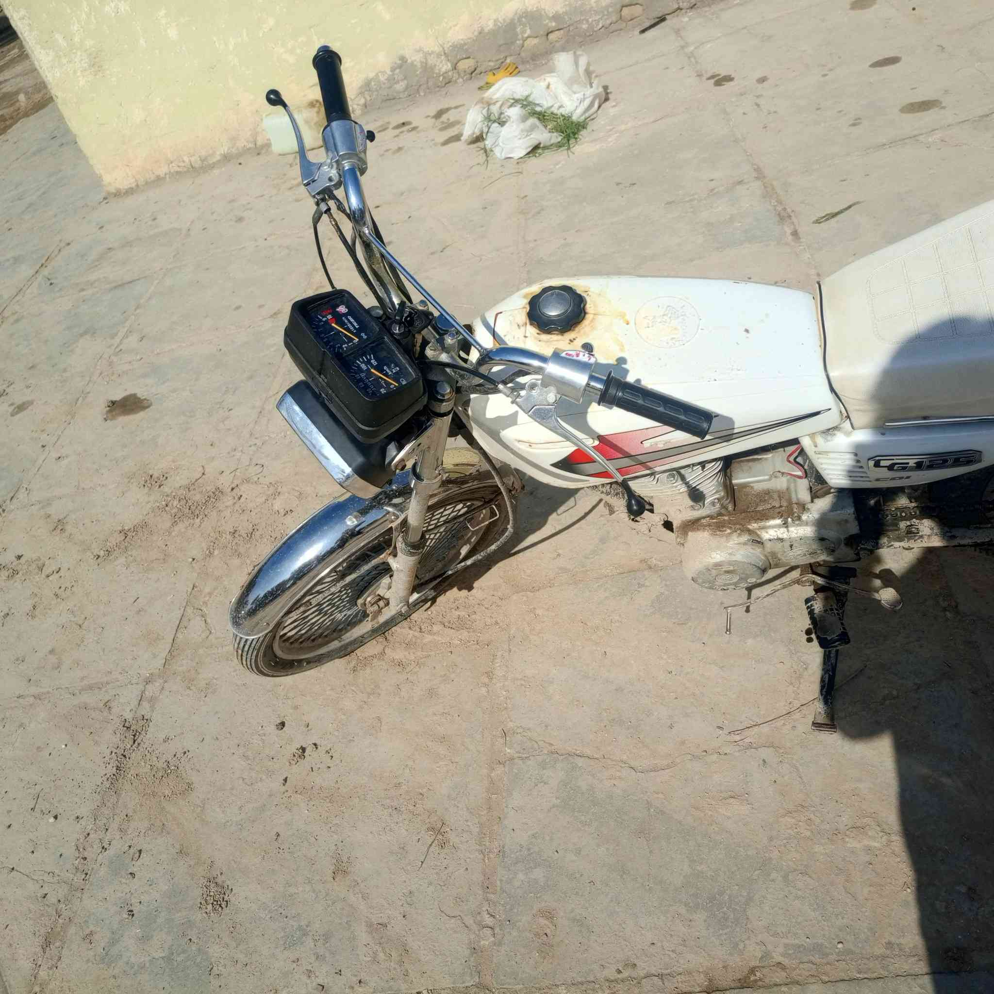 ياله. دراج البيع مديل 19 كلك كلك السعر 275 وبيه مجال حك الجيه وبيكم خير ودلوو ***********
