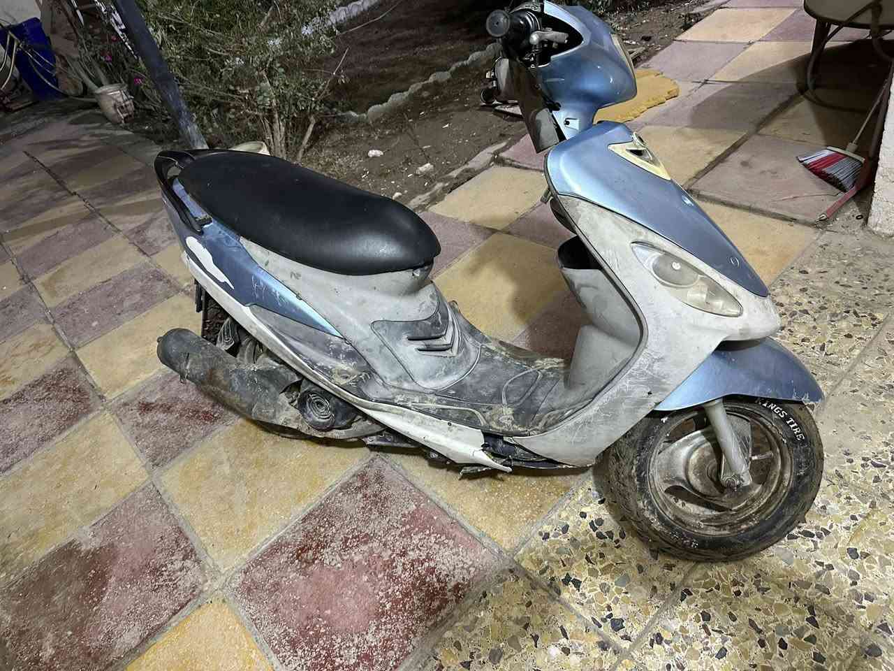 للبيع *********** مكاني حله حي عسكري 400 وبيها مجال
