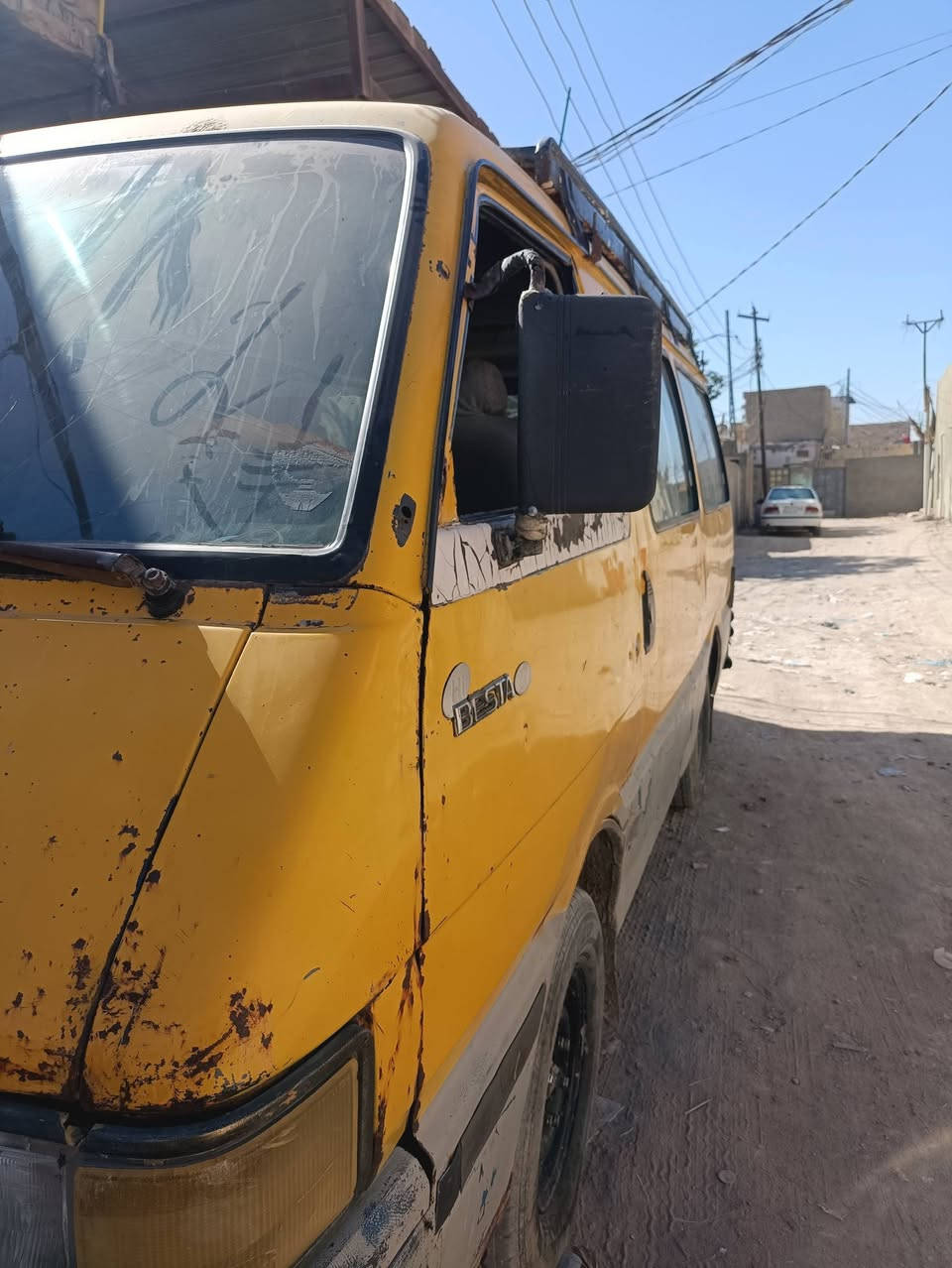 كيا بستا موديل 94 كير مكينه اكسين حداديه سياره بلاديه قشرها  كهربائيه شغاله لا حادث بيها ولا كل شيء السياره مصفره من كل شيء مرور هيئه مصفره مداور ثاني يوم الشراي يراسلني او  مراوس سعر 15 الشراي خابرني مكاني بالنجف السياره نجف رقم الهاتف ***********
