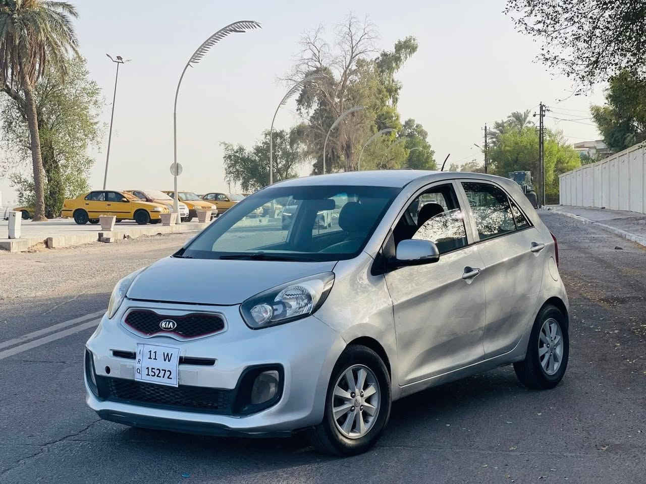 السلام عليكم 
كيا بيكانتو للبيع 
2015 
بدون صبغ 
فقط بارد قطعه صغيره 
الاستفسارات اكثر خاص فقط 
سعرها 85 وبيها مجال 
رقم بغداد ب اسمي 
مكفوله كير ومحرك 
تايرات جديده  أربعه 
رجائاً لي ما يشتري لا يدز


**إذا كنت صاحب هذا الإعلان وتريد حذفه لأي سبب، رجاءا أرسل رسالة إلى الدعم الفني**