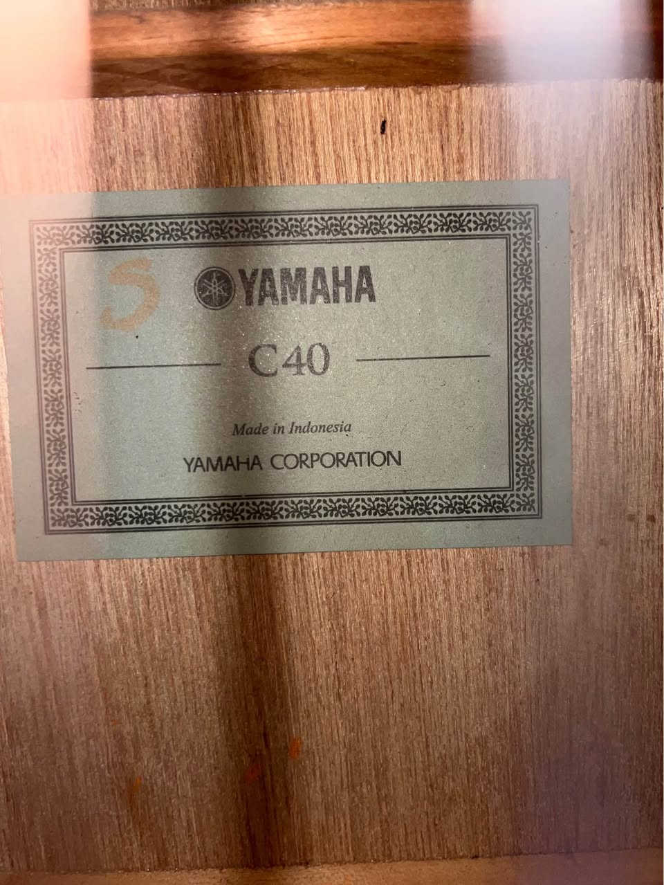 زۆر پاکو بێ کێشەیە وەک نوێ وایە و بێ شکان -  و بەر بونەوە
ئەگەر دەتهەوێت فێری ژەنینی گیتاریش بیت  باشترین جۆری گیتارە بۆ فێربوونی گیتار هەموو ماموستاکان ئەم جۆرە گیتارە پێشنیار دەکەن 
ئەگەر موشتەریت نامە بنێرە Singapore


**إذا كنت صاحب هذا الإعلان وتريد حذفه لأي سبب، رجاءا أرسل رسالة إلى الدعم الفني**