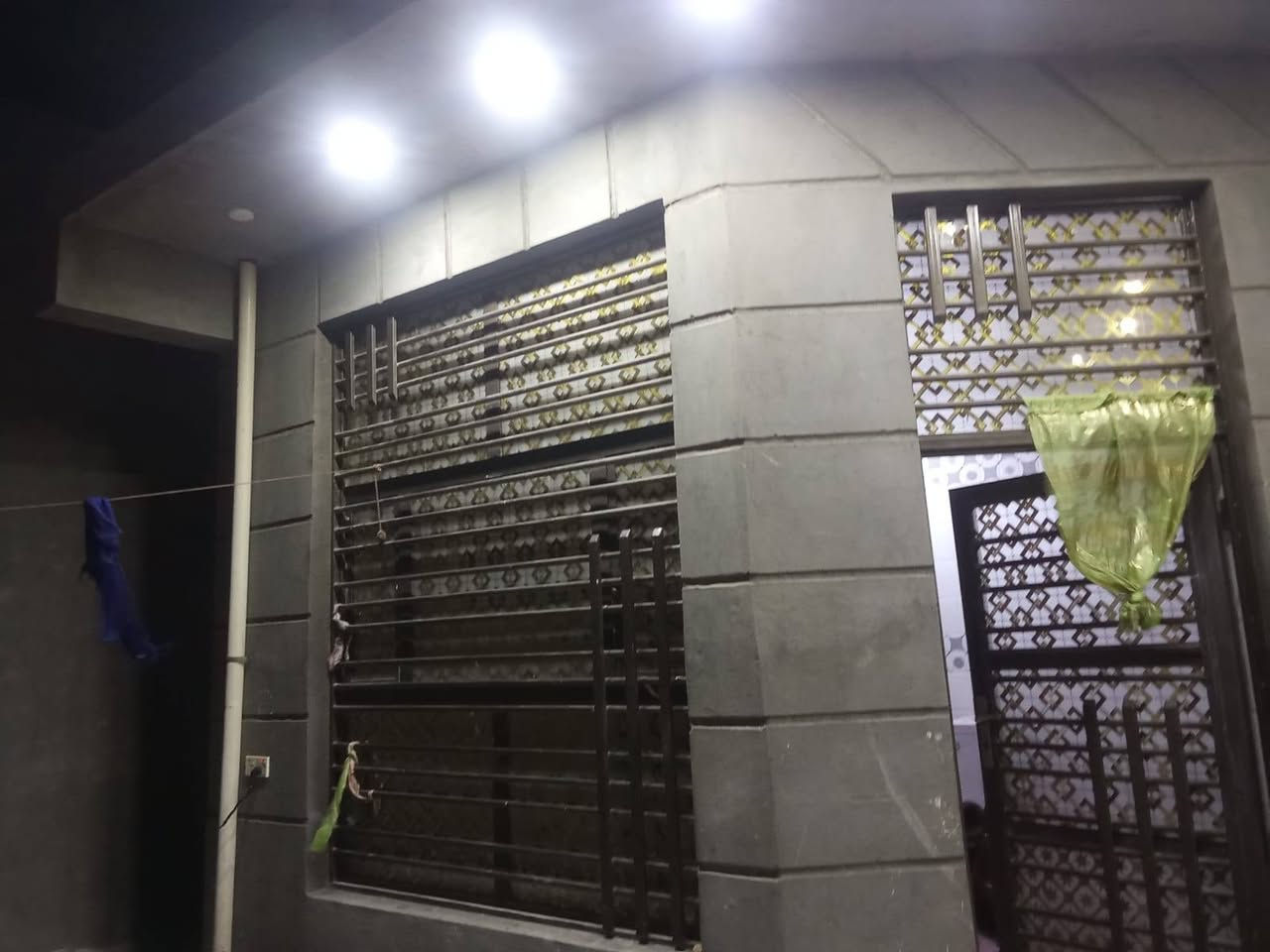 بيت طابو صرف للبيع أو المراوس بمساحة 300 متر
📍 الموقع: حي الحرية قرب مجمع الماء

يتكون من:
غرفتين، استقبال، مطبخ، وصالة. صحيات خارجية

البناء درجة أولى طابوق و السقف صب  .

للاستفسار مراسلة بوابة الزبيدية للعقار 
أو الاتصال 
***********
***********
