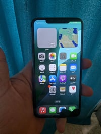 جهاز 11 بروماكس 256  شغال شاشه مضروبه بس تشتغل طبيعي لمس تصفح طبيعي في...