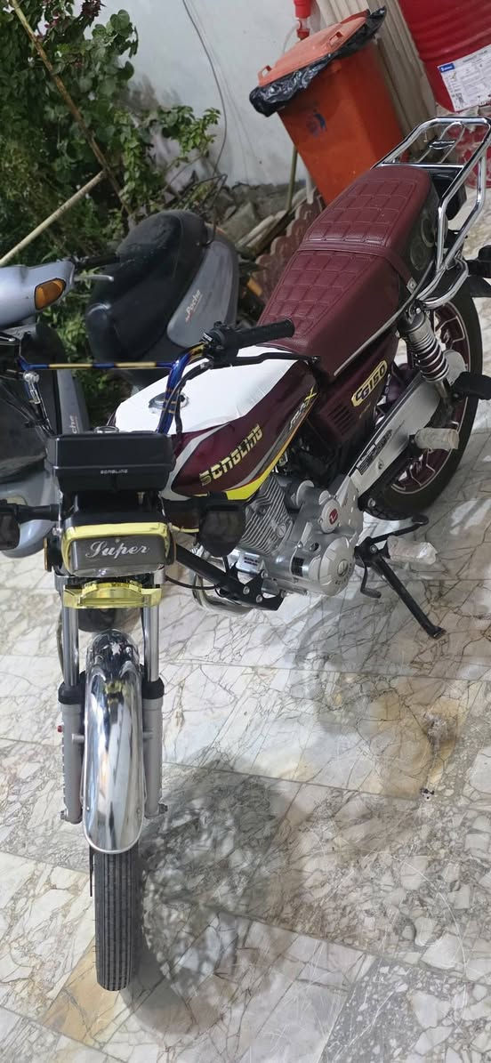 لسلام عليكم  سيفانه للبيع موديل2024 طالعه 2025 مكينه 200
مكينه  جديده الدراجه نضيفه جدا السعر 650 وبيهه مجال 

مكاني كربلاء الرقم    ***********    (أوراق سكنر
