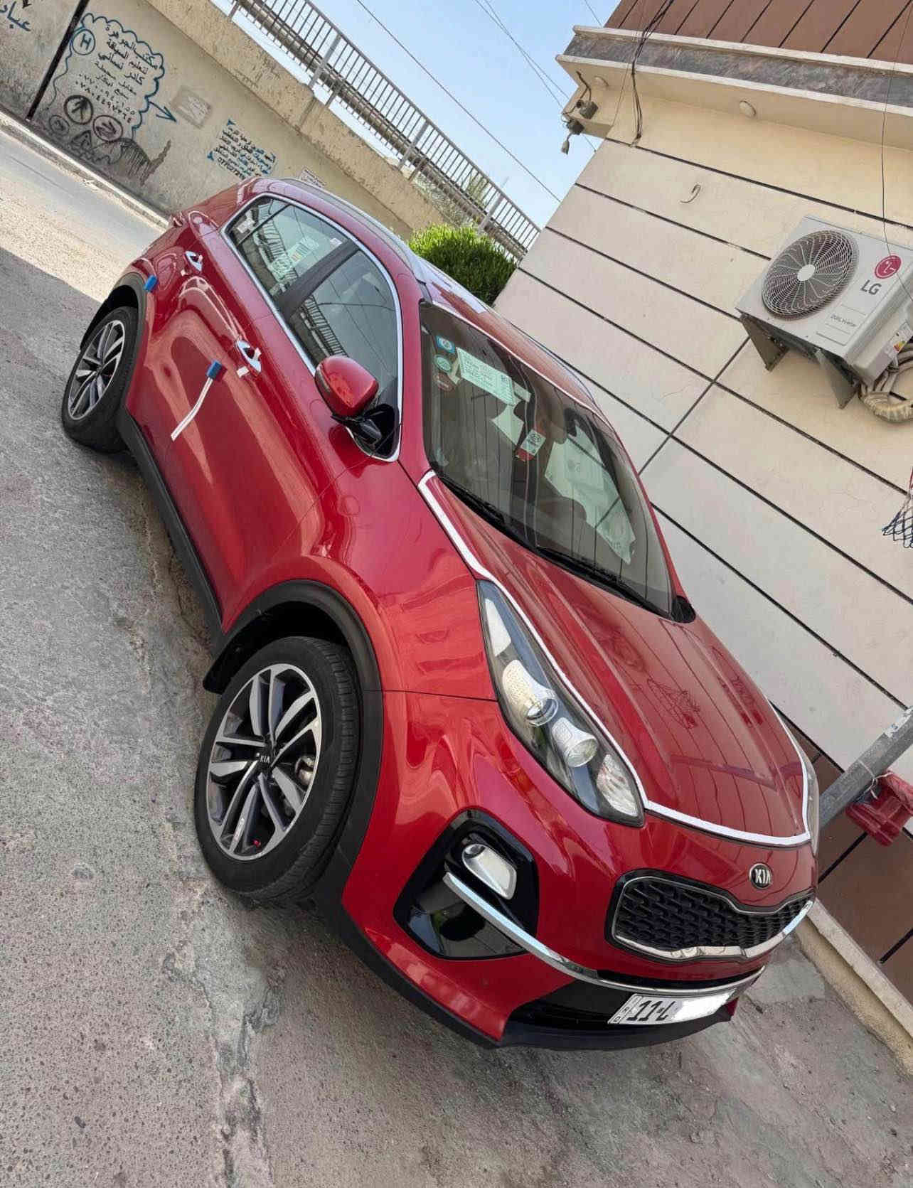 كيا سبورتج
2020 شركة الدولية خليجي
لون احمر
2000 دوش قطعتين تبريد
شاشة جبيرة
كامرة دوارة
حساسات امامي خلفي
داخل جلد حمصي
سيارة كلش جديدة كفالة من الصبغ والبارد
ماشية 60 الف كيلو
رقم بغداد باسمي 
السعر : 203 بها مجال بسيط
مكان السيارة : بغداد الدورة
للأستفسار : ***********
أو : *********** بغداد
