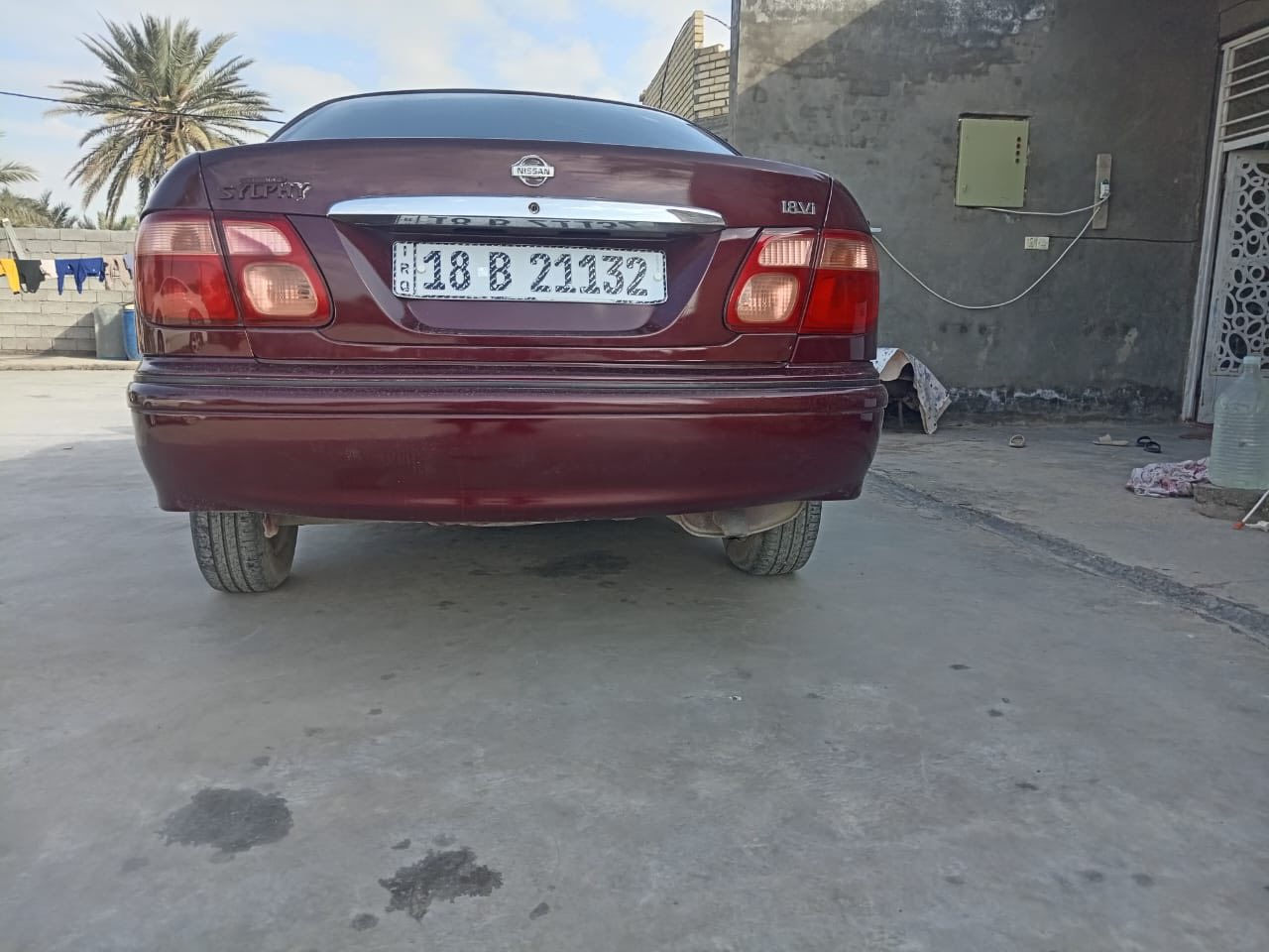 السعر 55.                                                                            السلام عليكم نيسان سني ٢٠٠٣ محرك قبق اسود جانت أجره وحولته خصوصي رقم بابل بسمي محركه بي بخار العنوان بغداد حي الفرات ***********
