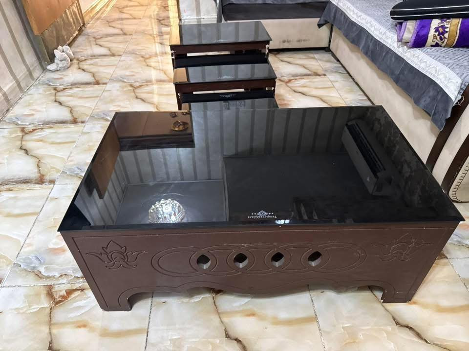 ميز وسطي و ٣ طبلات
شارع فلسطين 
***********
