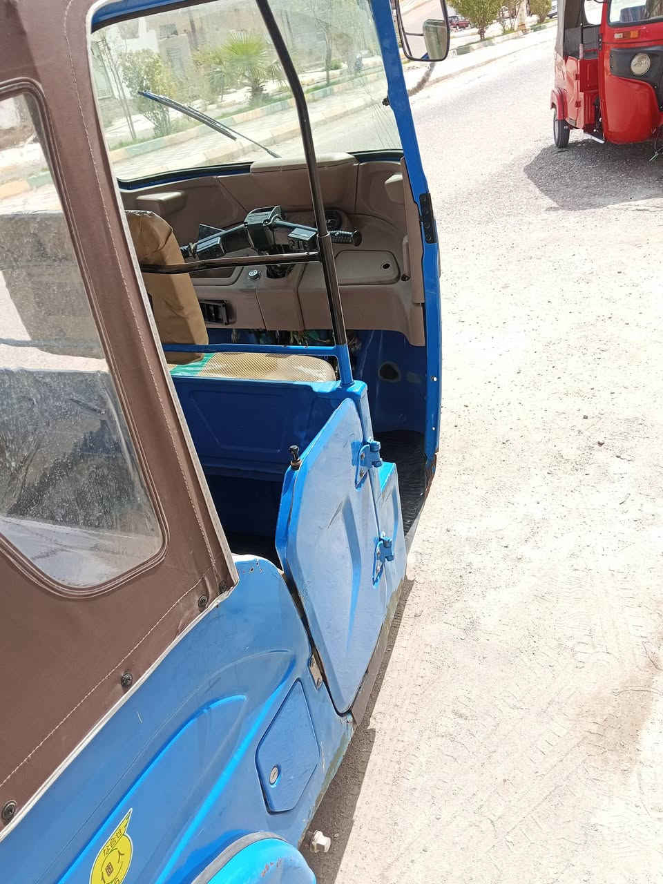 سلام عليكم تكتك للبيع  رقم بشهر ثاني     ***********
