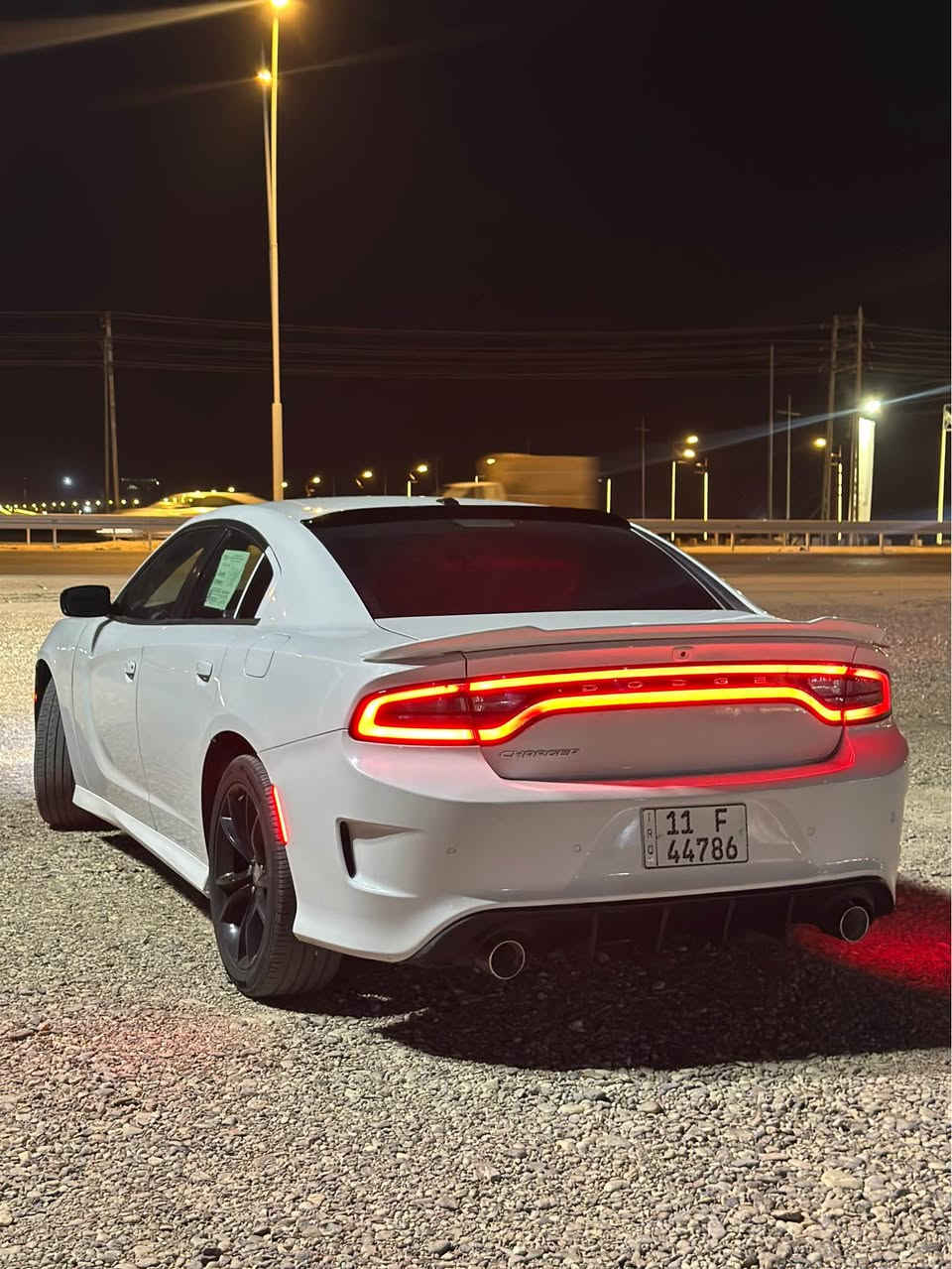سلام عليكم 
جارجر 2020 اصل 
مواصفات SXT
المسافه المقطوعه 100 ميل 
كشنات تبريد+تتدفئه 
سترين تتدفئه 
مثبت سرعه 
حساسات خلفيه 
المقاعد كهربائيه +خزن ميموري 
تبريد قطعتين 
فول مواصفات ما عده الفتحه 
المكينه 3.600
الحادث ربع الجاملغ المامي 
صبغ وجه الصندوق 
ربع الباب الخلفي صبغ 

الصبغ اثر طخات
  
البصره شط العرب 

السعر 198 وبيها مجال حك الجيه 
*********** البصرة, العراق
