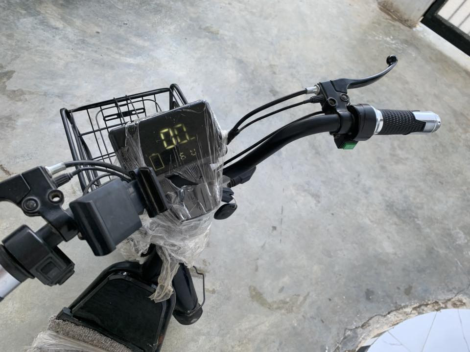 لسلام عليكم للبيع دراجه شحن موديل 2024دراجه كلها شغاله شلعه فول مابيها أي عيب شرط بطاريات جديده تايرات جدد السعر 170بيها مجال الشراي يخابر ***********
