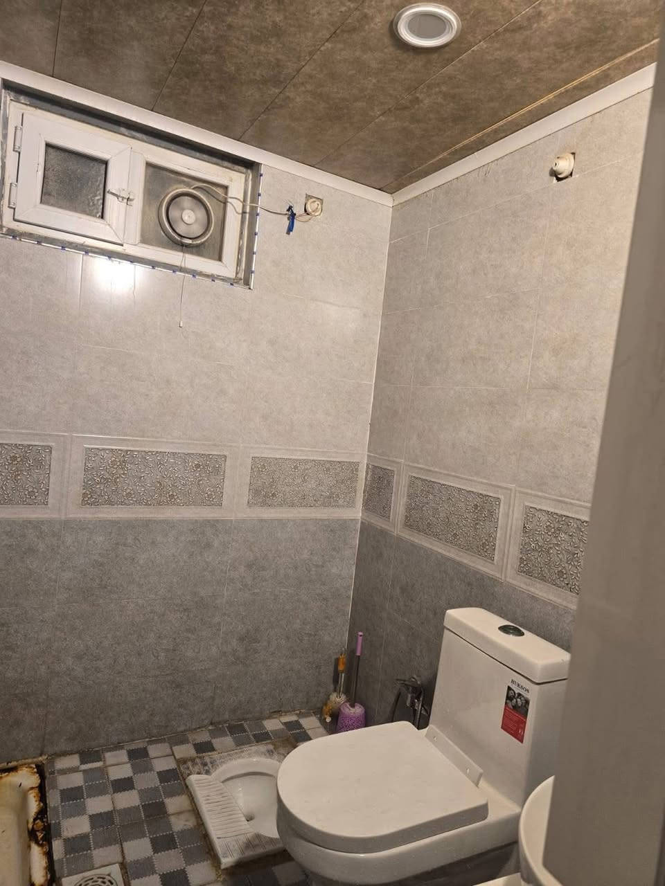 دار للبيع في حي المعلمين  مع الاثاث مساحة 50متر موقع مميز ركن بناء جناي
الدار 3طوابق 

صاله وصحيات ومطبخ في الطابق الاول

غرفه منام سويت الطابق الثاني

صاله مفتوحة الطابق الثالث 

للاستفسار مراسلتنا على الخاص 

او الاتصال ***********
