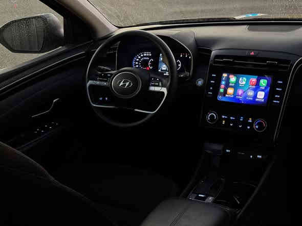 توسان 23 (بدون ايرباك) ماشية 16 فقط
نظيفة حيل وبعدها ع وضع الشركة 
محرك كير كهربائيات صدر كلها بلاد و100% 
دخول جديد منفيست بأسمي 

حادثها سطحي جدا  ( بدون دواخل بدون ايرباك )وموضح بالصور
صبغ بنيد وصندوق وجاملغ تعديل بارد الباقي مكفول 

ماشية 16 فقط 

رادارت 360 (امامي خلفي جانبي) - تشغيل عن بعد  - نقاط عمياء - قطعتين تبريد - شاحن وايرلس لاسلكي  - صندوق كهرباء - تحديد مسار - تدفئة كشنات - كشن كهرباء - اوتو بريك توقف ذاتي امامي خلفي عند الاقتراب من اي جسم ( مانع تصادم ) - بصمة تشغيل وابواب - دخول ذكي -  اوتو هولد - اوتو ستوب - ثلاث انظمة قيادة - قيادة ذاتيه  - مثبت سرعة - اشاير بالمري -  شاشة كبيرة تدعم كار بلي + اندرويد اوتو - وبعد بيها هووواي مواصفات 

 محرك 2500 

‏‎السيارة جديدة بمعنى الكلمة وبالواقع بعد احلى   
 وكل التفاصيل مذكورة بالكامل
مكانها بغداد او اربيل
‏‎
السعر ١٦٥ وبيها مجال بسيط
واذا تريدها مرقمة ضيف عليها سعر الرقم 

‏‎ للأستفسار هذا رقمي
***********
