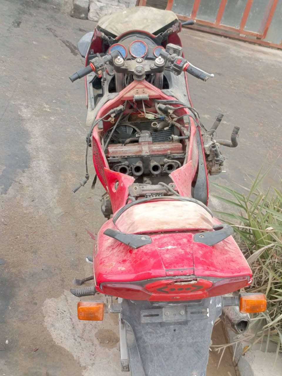 سلام عليكم بطحه فلس ونص لي ياخذه ذا ميصلحه يبيعه تفصيخ او عنده دراجه نفسه يأخذ ويحل عليه 

***********
سعر خاص الشراي يطب بداعت الله لا طب وانته ما تشتري
