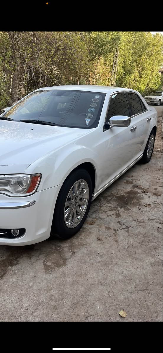 من رخصه الادمن اوباما مديل 14 كندي كفاله داخله عندي بلعراق صار بيها تبديل باب وشبر صبغ سياره خيره من الله حداديه خلفيه واماميه توني مبلهة تبريد ثلج راعيها يمي بلبصره تريد تحويل تريد وكاله مكاني بصره شط العرب سعر 210 وبيها مجال 
*********** البصرة, العراق
