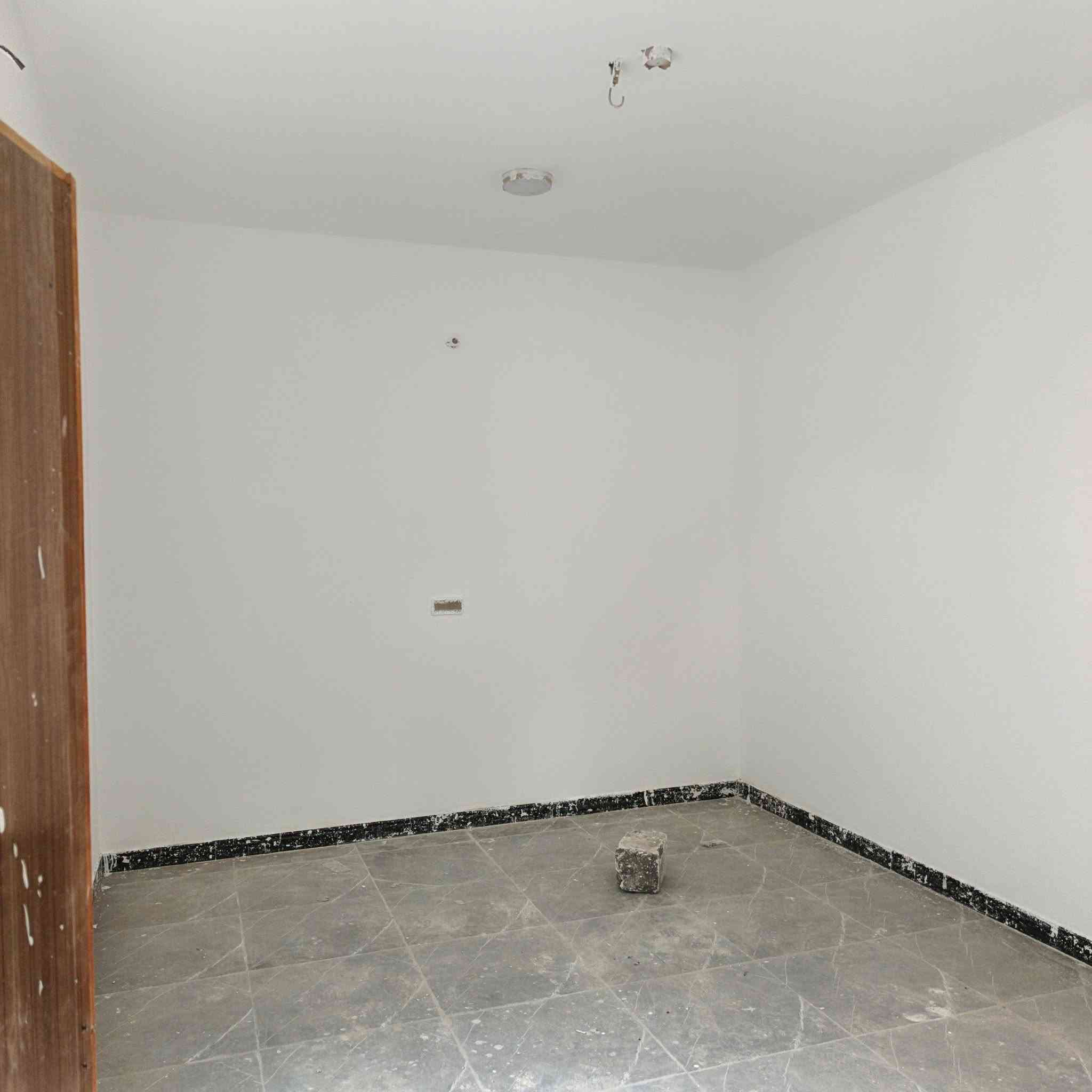 ديكورات +صبغ جميع المحلات والدور السكنيه وكافه الدوائر
باسعار مناسبه 
باقي الاستفسار الاتصال ع رقم ***********
او واتساب😊
