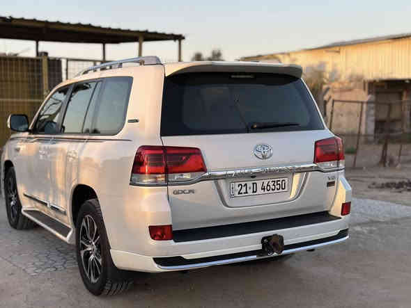 السلام عليكم  لاندكروزر 2020   شركات فول مواصفات كفاله عامه من كلشي ماشيه 111
مواصفات معروفه
شاشه
فتحه
بصمه
منفاخ هوائي 
عليها كت كامل بلادي شركه
كامرا خلفيه وبعد بيه هواي مواصفات
رقم سليمانيه باسمنه تريد وكاله او تحويل
 السعر 545
 مكان السياره بابل/الشوملي 
رقم هاتف ***********
