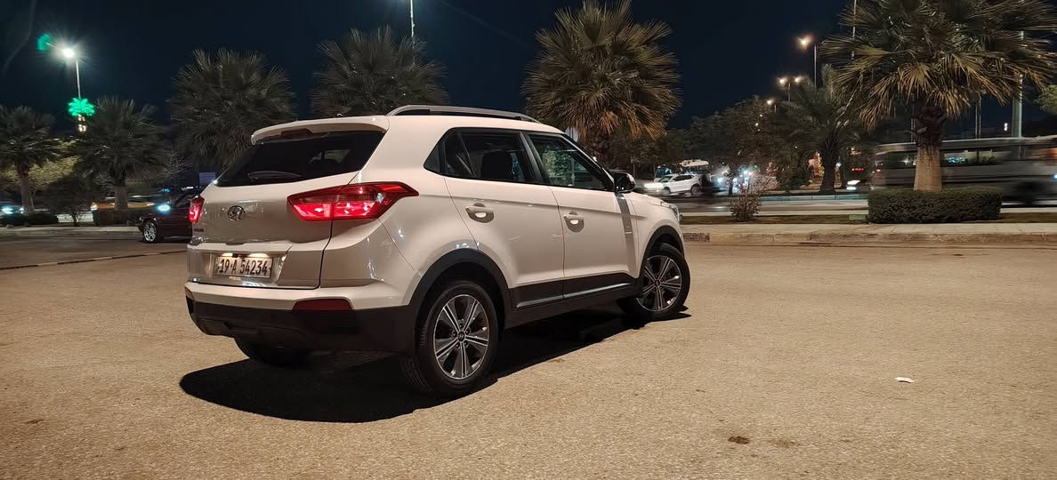 للبيع هيواندي كريتا 2017 خليجي
كير محرك تبريد تدفئة مكفولات شرط ترايك للبصره، بانزين كله محسن ودهن امزويل امريكي و مي زيتي + ولا كلوب مشتغل ولا جيك انجن يعني سياره تاخذها تترحم لي عليها

الضرر قطعتين باب السايق طخه بسيطه والبنيد مكشر الصبغ شبر

سياره بناتيه مال دكتوره من بيت للمستشفى على ايد وحده اول مالك هي
ماشيه قليل 34 الف 
سنويه جديده تحويل ثاني يوم

السعر : 137 وبيها مجال للطيبين
عنوانها كربلاء 
***********
