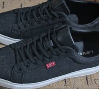 ليڤايز • مقاس ٤٣ • حذاء طبي