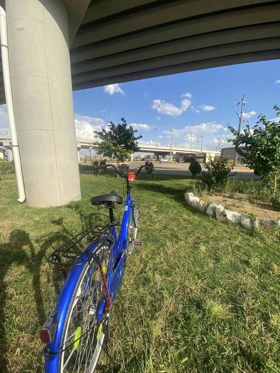 بيسكل للبيع موديل١٦يباني صاير اسبوع امنزل من حاوي للبيع١٨٠ وبيه مجال قليل انتصال على هذا رقم***********
