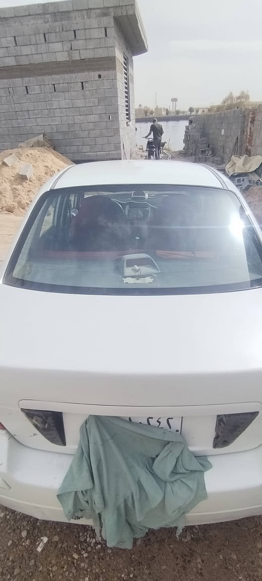 سيارة ساسوكي ليانا للبيع موديل 2005 رقم بصرة حرة تريد وكاله تريد تحويل راعيها بلحيانيه عندي بيها وكاله عامه  السيارة بديها زين لون ابيض سنويه لل28 يرادلها شوي ترتيب بيها ربل ولف الصبح من شغل اطلع دخان ابيض كير مكفول ستوة شاده وبيها المشط جفته ورجع شوي ثكيل الباقي مابي شي شاشه بلوتوث سماعات حدادية نص عمر تايرات الكدام ستوة شادهن نضاف السعر 45 ورقه وبيها مجال قليل.  الشراي يتصل *********** مكاني بصرة كرمة علي
