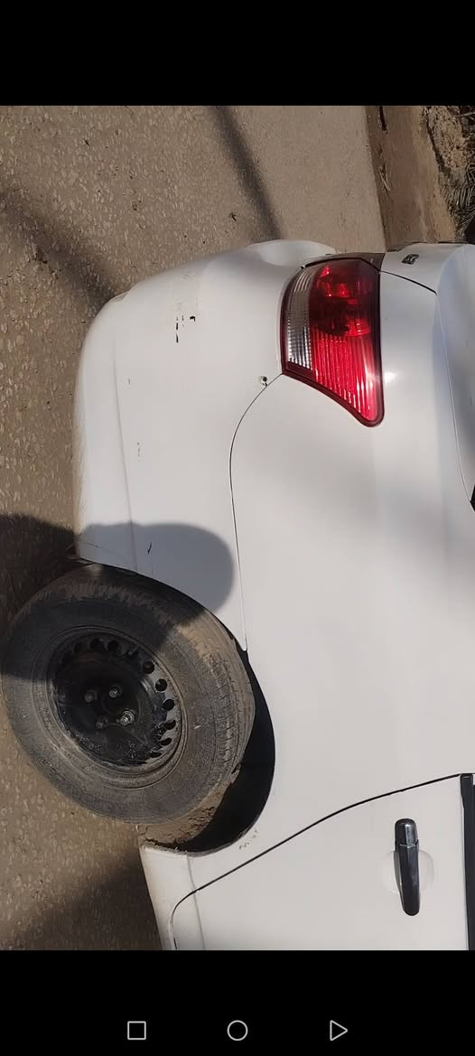 سلام عليكم بيوايدي موديل 13لبيع سيارة رقم بغداد لسيارة مال موصل كير ومكينه كفاله *********** مكاني حله بابل سعر ٢٦ وبيه مجال
